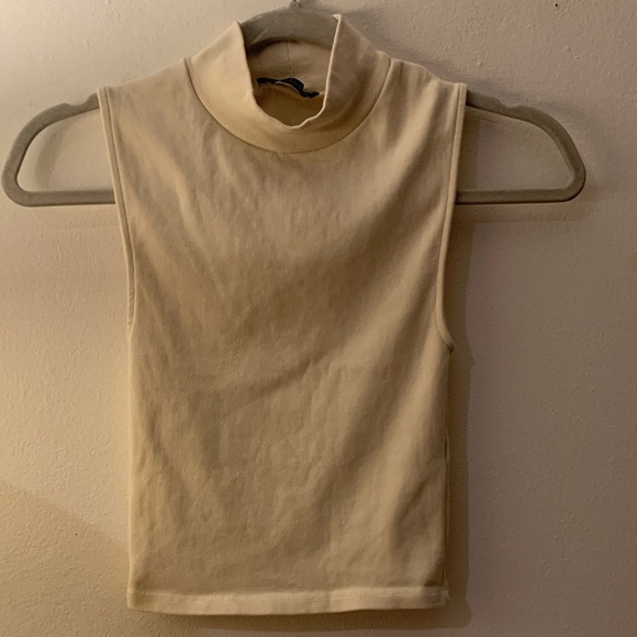 【新品】HRU・HIGH NECK RIB TOPS（OFFWHITE） 新品】HRU・HIGH NECK RIB TOPS（OFFWHITE） Zara | Tops | Zara